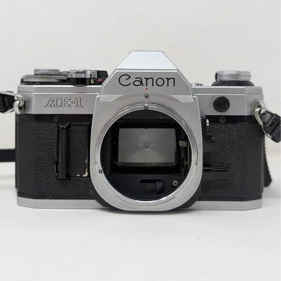 フィルムカメラ Canon AE-1 Silver + FD 50mm F1.8 s.c Canon AE-1 Silver + FD 50mm f1.8 s.c フィルムカメラ